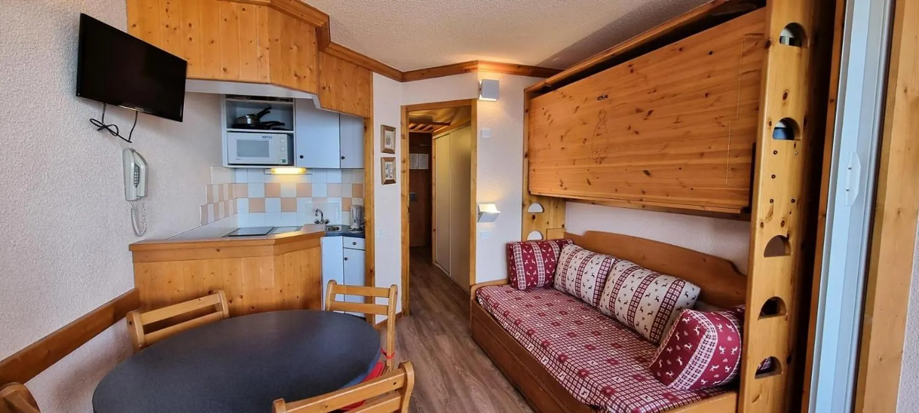 Residence Zenith - Studio Pour 4 Personnes 104 La Plagne 0*,  France